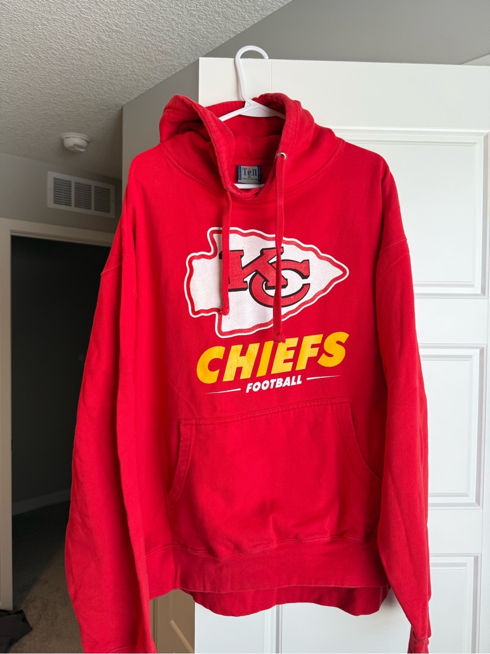 Kansas City Chiefs Red Pullover Hoodie - Team Apparel
